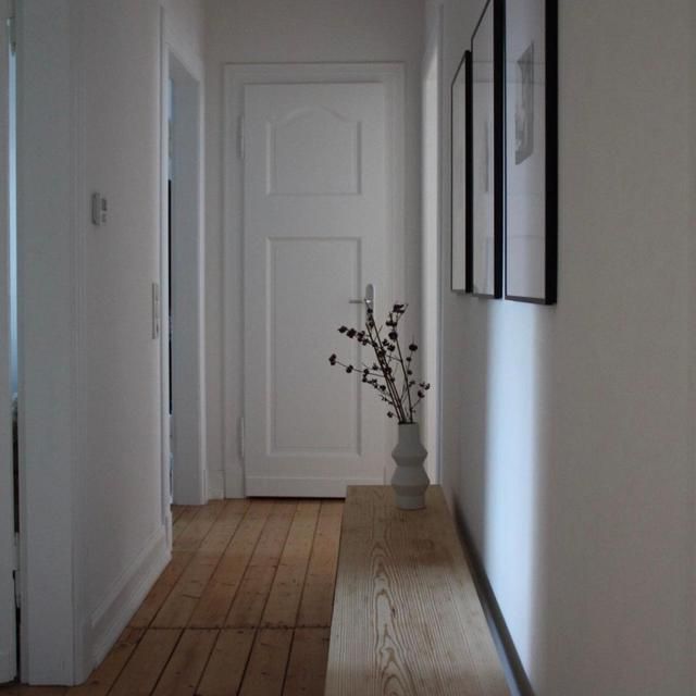 一位27岁柏林小哥“穷装”新家火了:全屋简单温暖,住多久都不腻