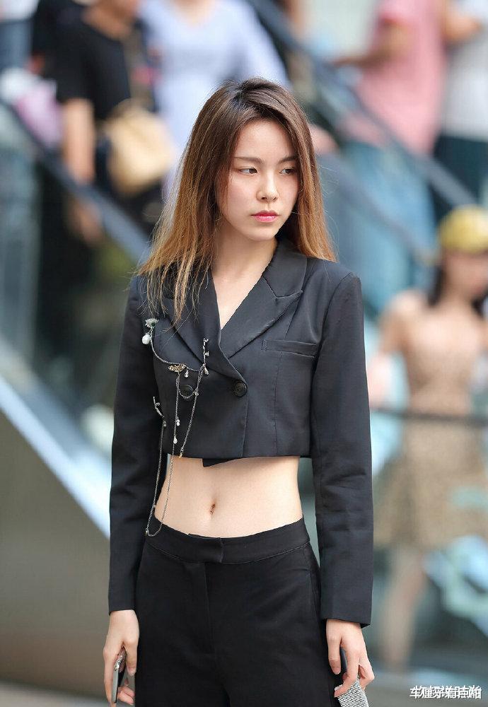 |满满都是高级感！秋天上班就要这么穿，秒变简约时髦的职场女神