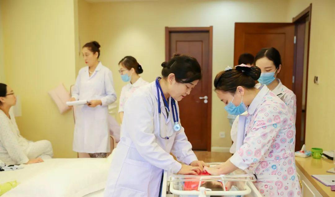 育儿铺子|月子第一天，丈夫愿意帮你做这三件“难以启齿”的事，说明很爱你