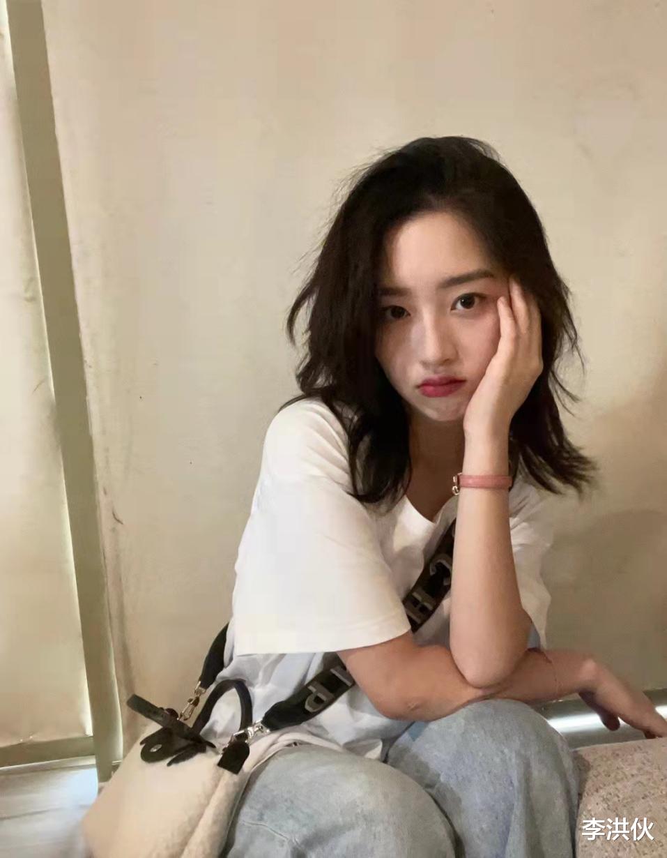 邓恩熙|12岁加入时代峰峻，被嘲“大公主”，陈恩熙凭《扬名立万》圈粉