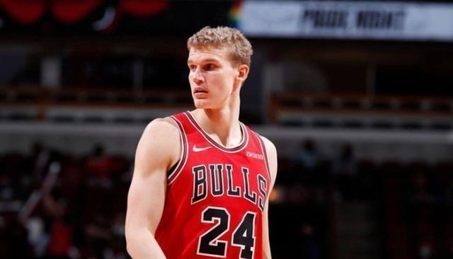 交易 三方交易达成！看似三赢实则三输，弱队球员互换，湖人篮网成赢家