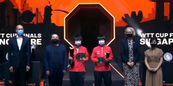 福原爱|女乒颁奖嘉宾遭质疑，虽然与国乒关系不错，球迷认为没有资格