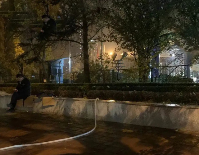 热点微评社 瞎忙活!母女凌晨“偷水”洗车6年:获利15万充公!