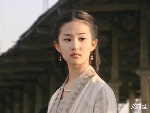 刘亦菲|33岁的刘亦菲，走到今天该怪谁呢？成于干爹败于自己