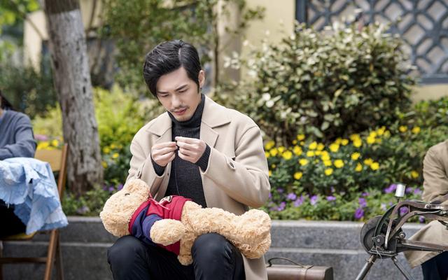 “女儿,你弟弟没生活费了,你怎么没打钱回家”“自己生自己养”