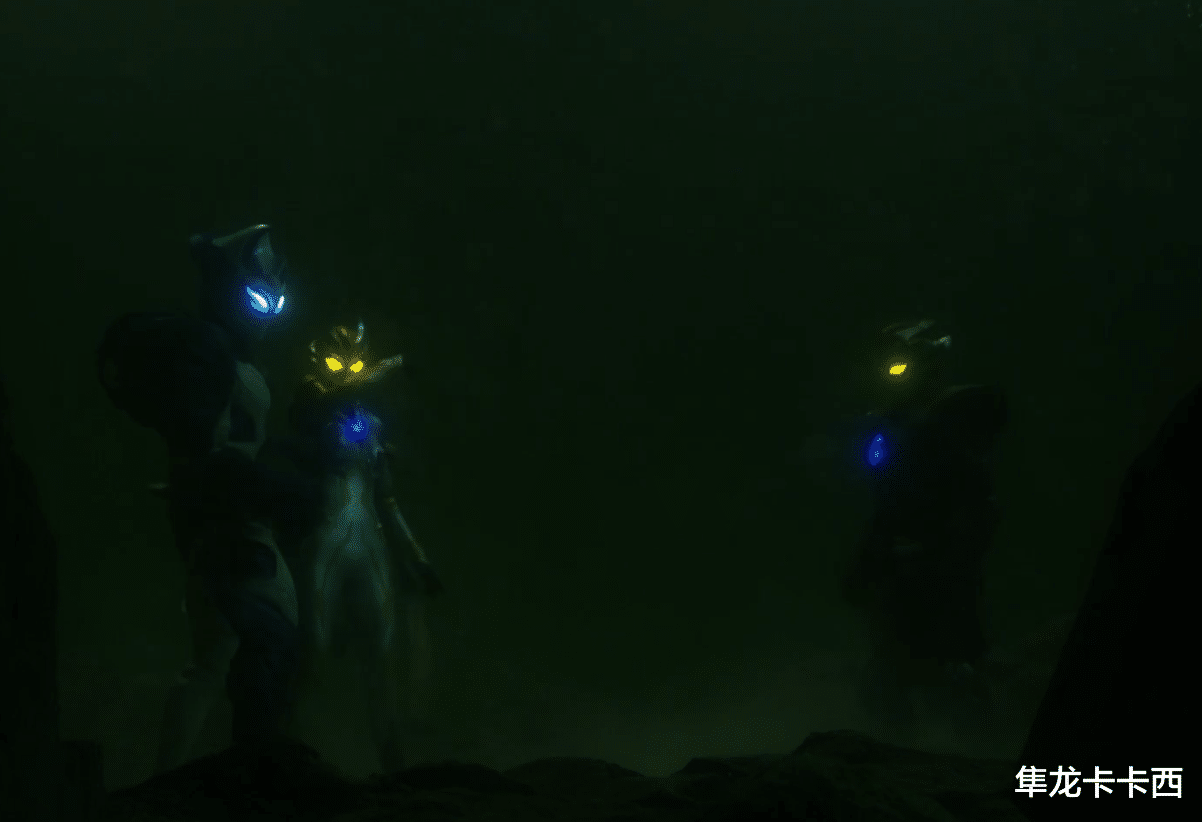 acgn漫评|被打急眼还吃了卡尔蜜拉耳光的希特拉姆 特利迦:糟了我成老托了