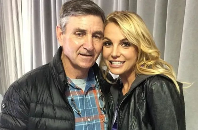 |从顶级巨星到精神病，布兰妮“为奴”13年，偶像背后有多残酷？