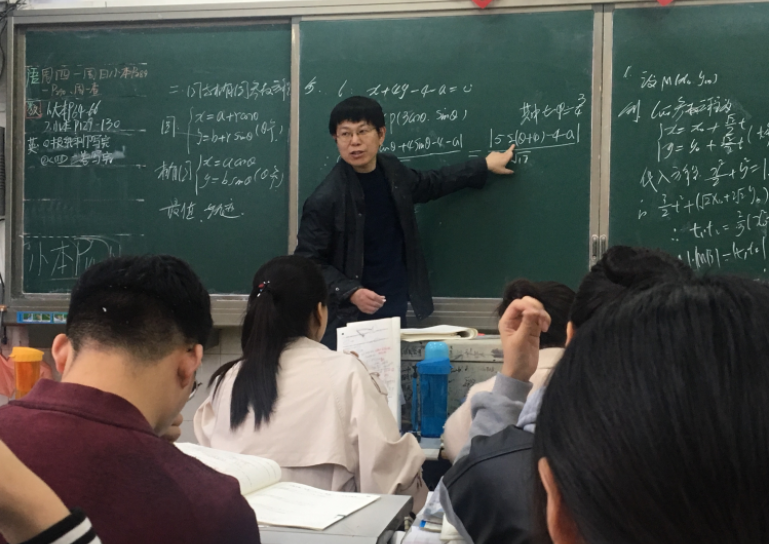 大学|大学里“烂大街”的专业，名字听着高大上，就业前景却叫人堪忧