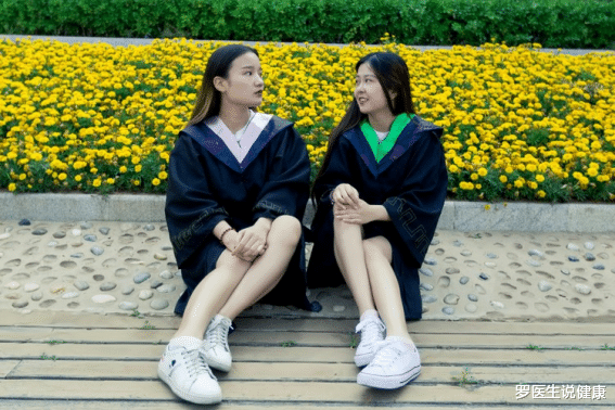 甲状腺癌|闺蜜二人同时确诊甲状腺癌,相拥痛哭,医生怒斥:糊涂!这一习惯是在自毁