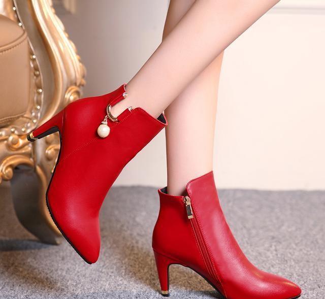小九讲美业|新款女士高跟鞋，无论生活中还是职场，都应该做个气质女神