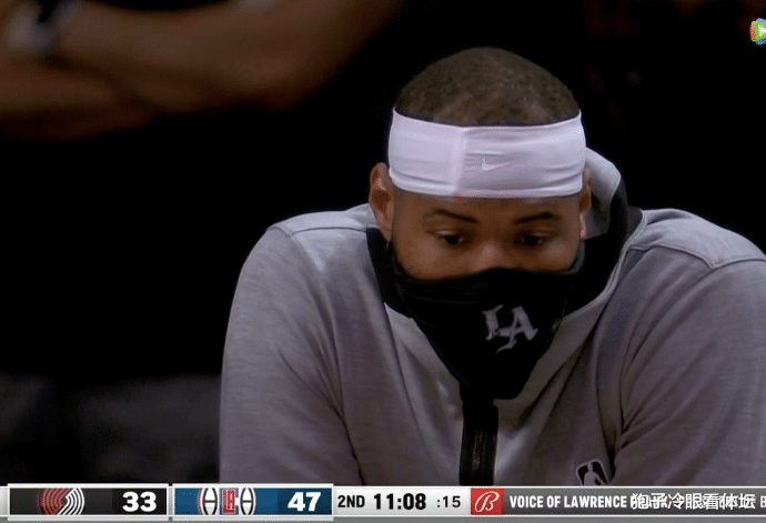 考辛斯|死亡凝视！考辛斯1对3拿下快船生涯首分 队友疯狂庆祝 687亿老板不停鼓掌