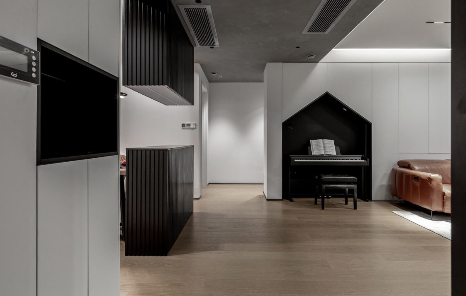 沙发墙做柜子，客餐厅做隔断，她130㎡新家，真是又酷又有趣