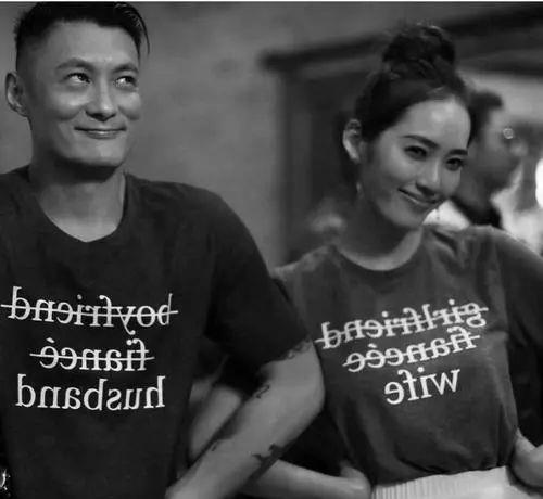 去不掉的个性|余文乐为女儿庆生，晒爱妻生产后照片，嘟嘴想亲爱妻