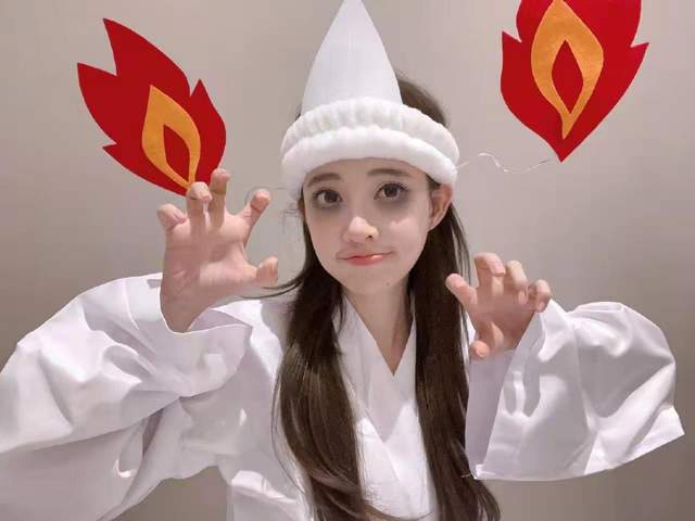 冯提莫|冯提莫冬至晒饺子，排排饺子散发诱人味道，煎饺引粉丝口水