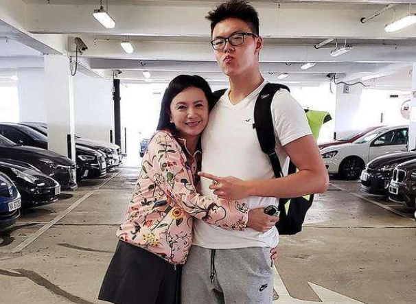 张雨绮|与梁朝伟相恋6年分手，独自将儿子拉扯养长大，今儿子成她的骄傲