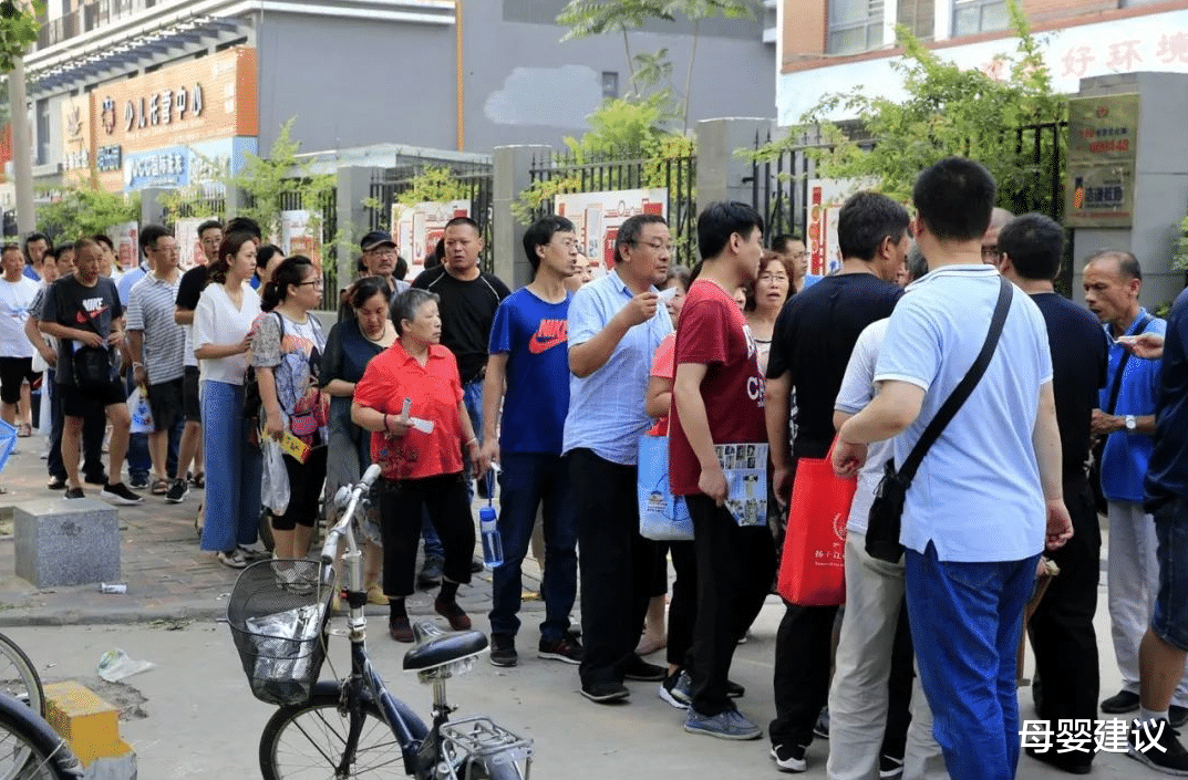 母婴建议|课后延时服务的“补助”少得可怜?两省份公布补助金额,让人意外