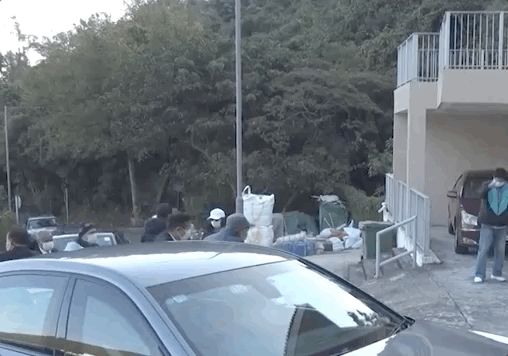 李嘉诚|93岁李嘉诚元旦携子孙拜祭亡妻,港媒却厚脸皮问:何时再捐钱?