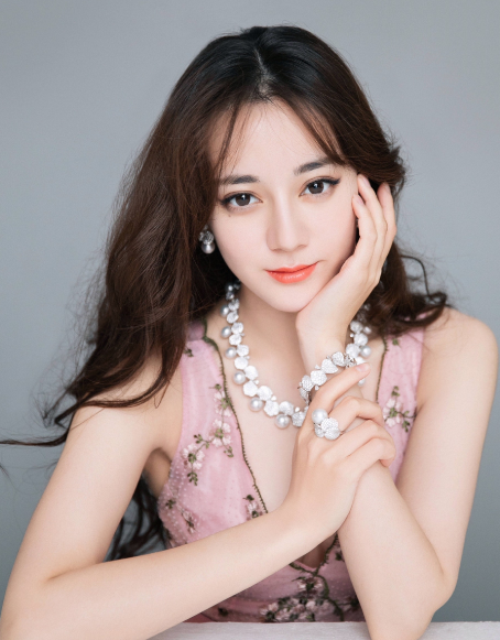 赵丽颖|5月女艺人商业价值榜大洗牌！赵丽颖跌至第7，榜首颜值太高