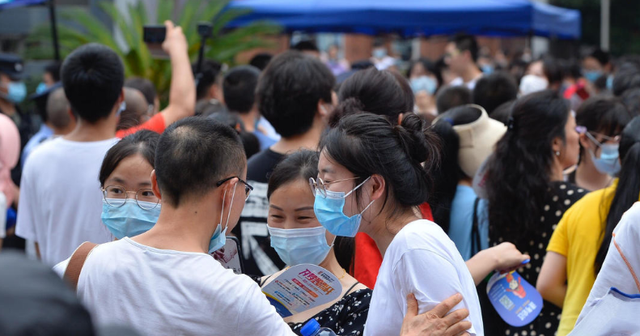 高校|某所高校21届新生共4064人，其中1033人是复读生，引发家长抱怨