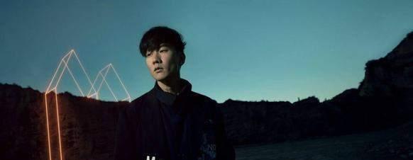 林俊杰|女网友再喊话林俊杰，控诉他在香港约人妻，是个男人就站出来