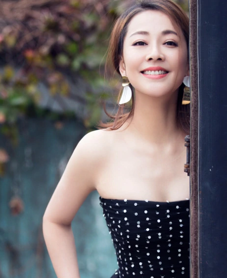 张卫健|《鹿鼎记》21年：女配影片遭禁播、患抑郁症，女主未婚成“老赖”