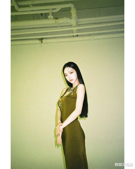 aespa|美人蛇？aespa柳智敏画报拍摄花絮公开，“丰乳/细腰”吸睛