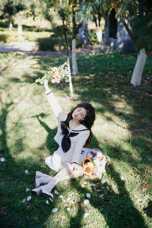 冯提莫|冯提莫最钟爱的靴子竟是这双？穿上多个场合，生日会也不离脚