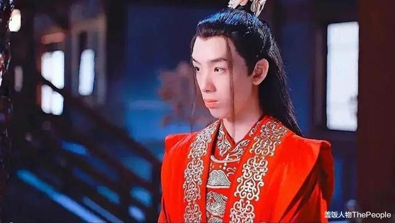 |“龙须刘海”不要随便碰，颜值高的仙气飘飘，颜值低的秒变蟑螂精