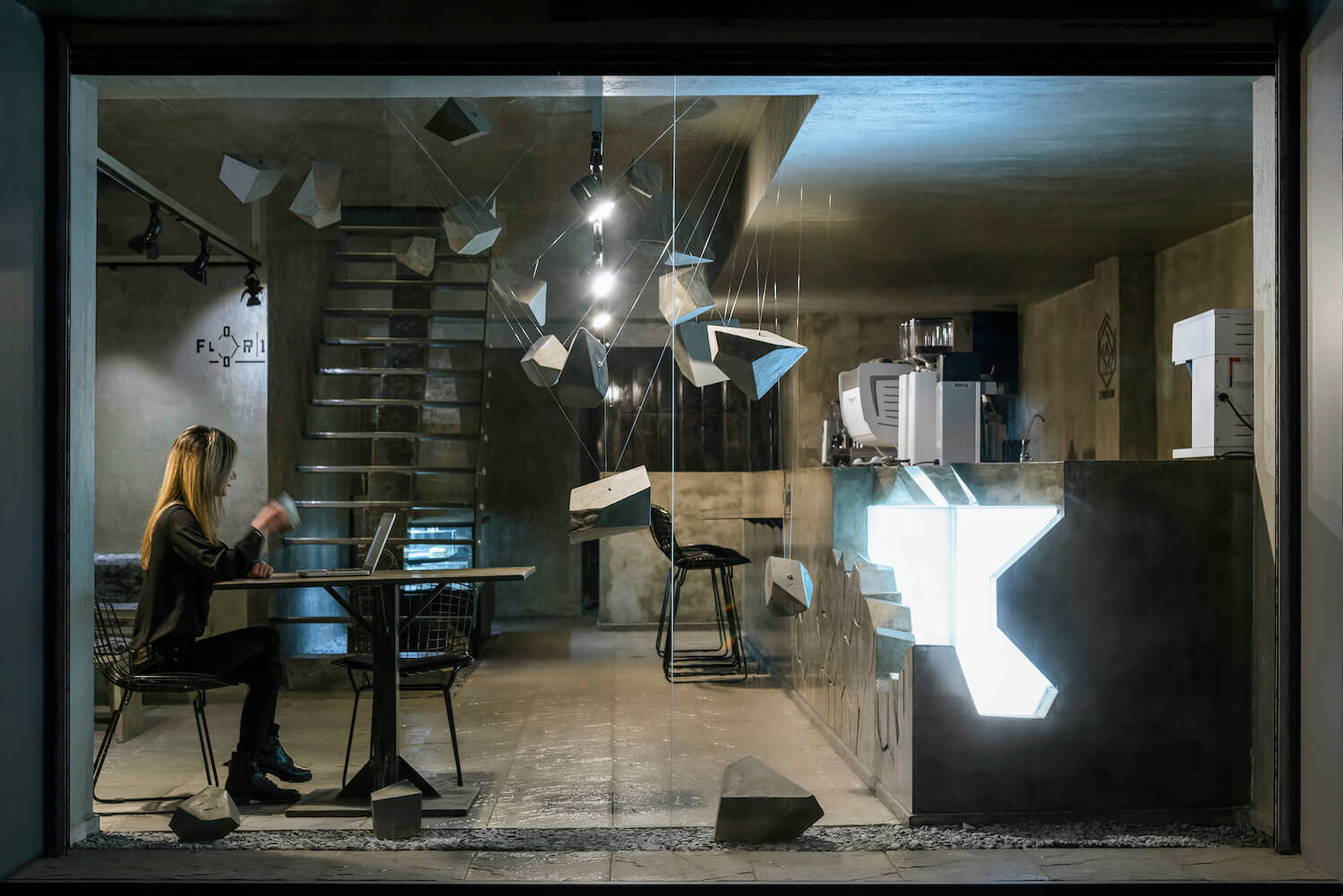 餐厅设计丨以“爆炸”为主题的咖啡馆