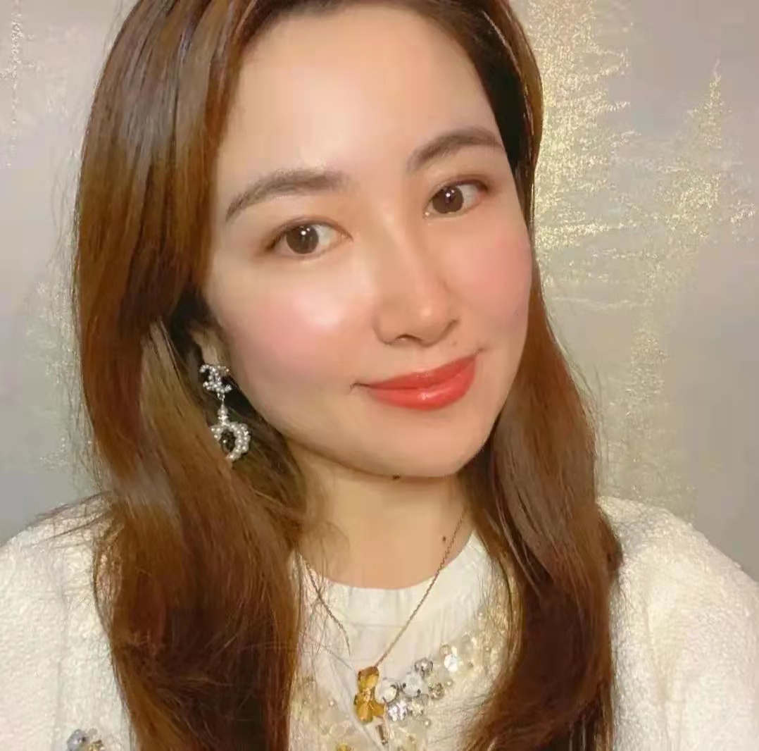 嗨咯情感说 没想到,却拍下了令他不忍直视的一幕。为什么妻子离家8年?