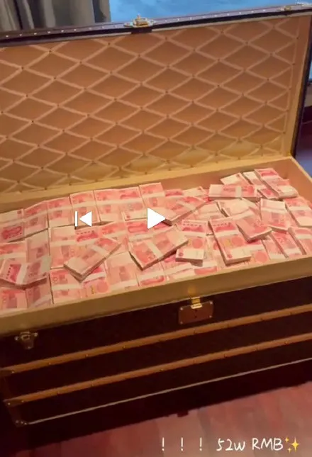 富二代|00后网红「改头换面」后，和17岁富二代「为爱生子」、疯狂炫富？