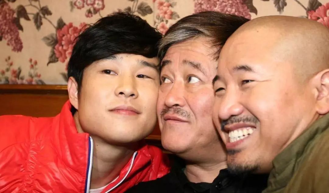 赵本山|赵本山三次收他为徒被拒，靠荤段子发家，上春晚后打警察被抓入狱