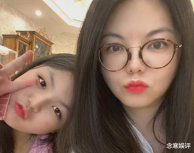 木耳|李湘母女分享自拍照，瘦身效果相当惊人，彻底撕掉“暴发户”标签