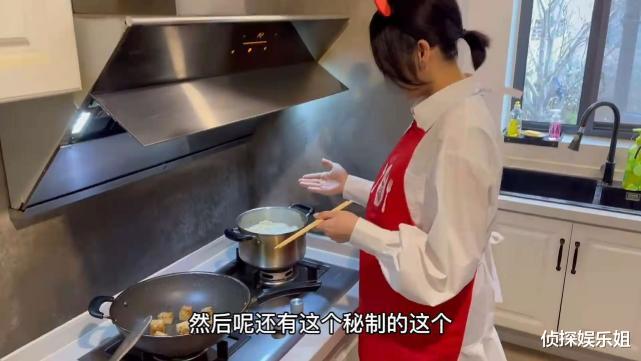 胡杏儿|超淡定！胡杏儿上春晚前挺三胎孕肚做年夜饭，怀孕8月状态超好