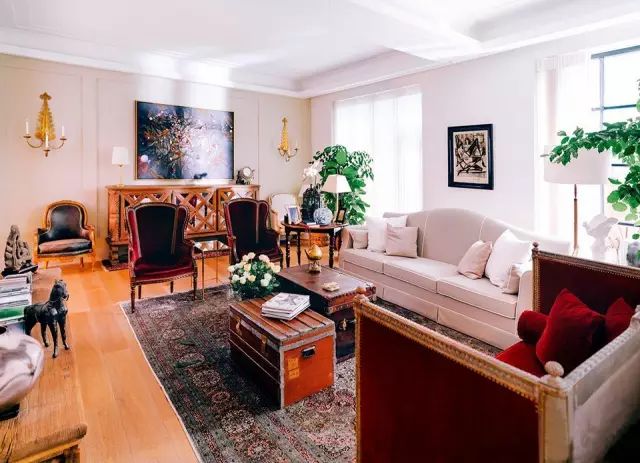 关晓彤|41岁张静初，花5年时间打造单身别墅：家里堆满旧物，却美得不像话！