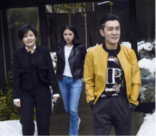 李咏|咏哥离开不到三年，父母不去扫墓，妻子甚至再遇良缘？
