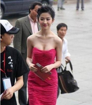 刘亦菲|刘亦菲：那些事之后，不再是国人都称赞的神仙姐姐了