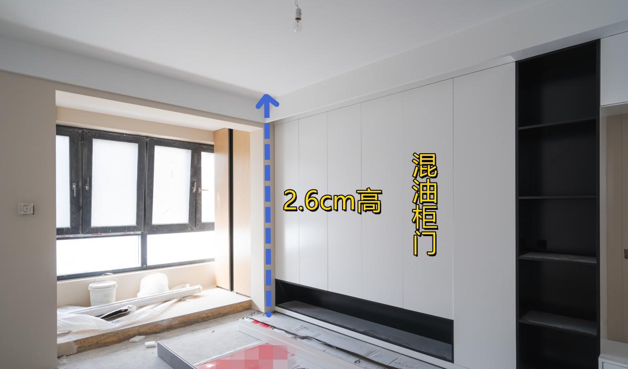 她家客餐厅能做装修模板了!共用5米6长收纳柜,多重功能加分不少