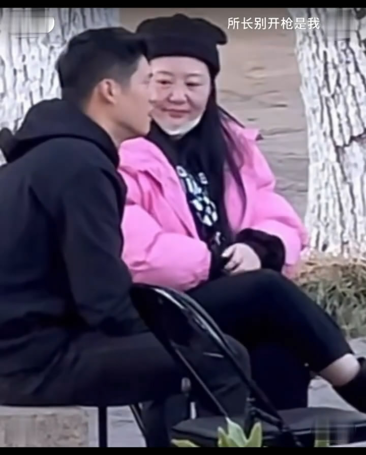 吴永恩|吴永恩低调探班王子文,在片场从天亮等到天黑,为女友甘之如饴