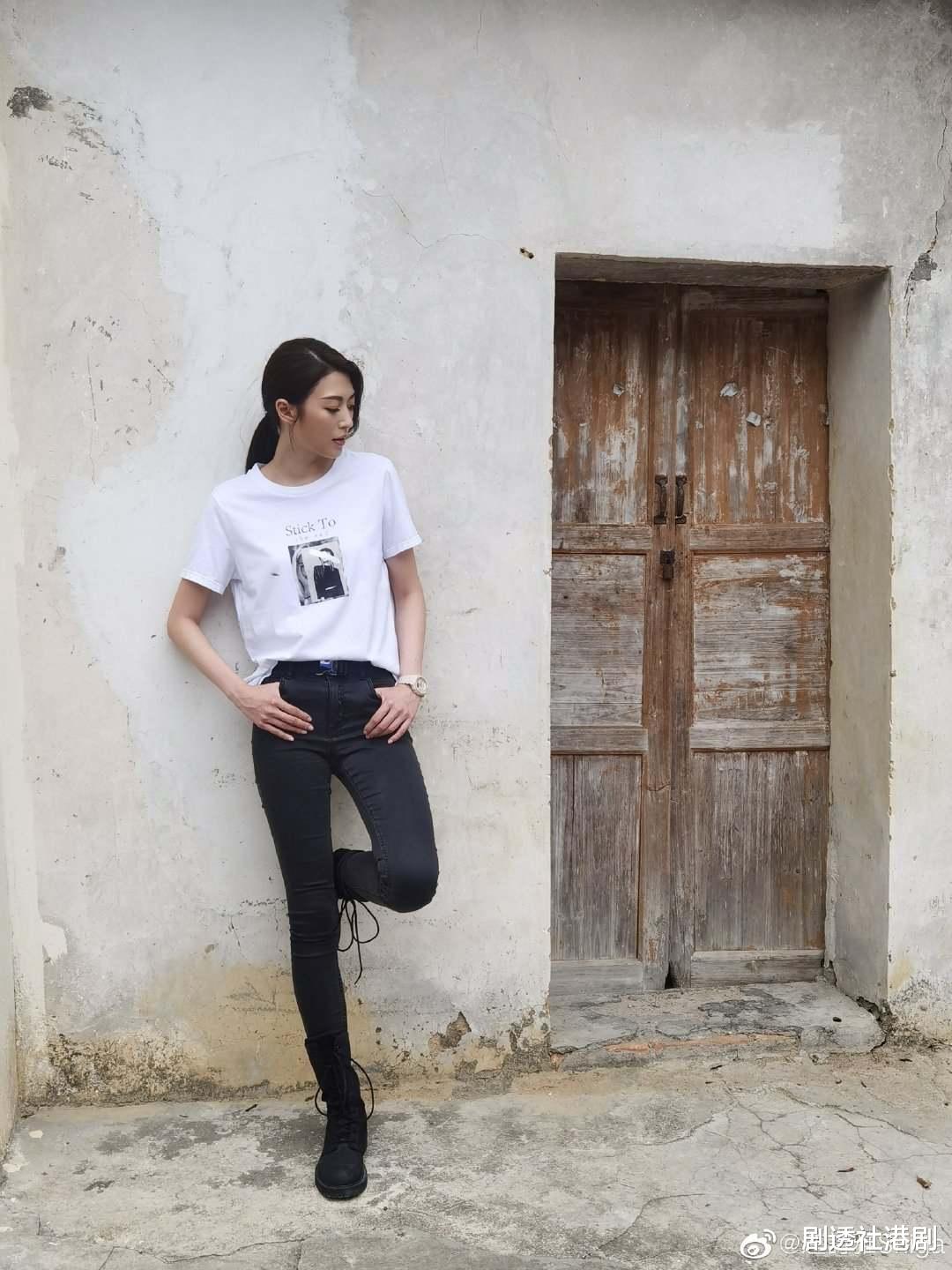 陈家乐|男神无奈！英皇力捧小生陈家乐凑B被嫌弃，小家伙哭到停不下来