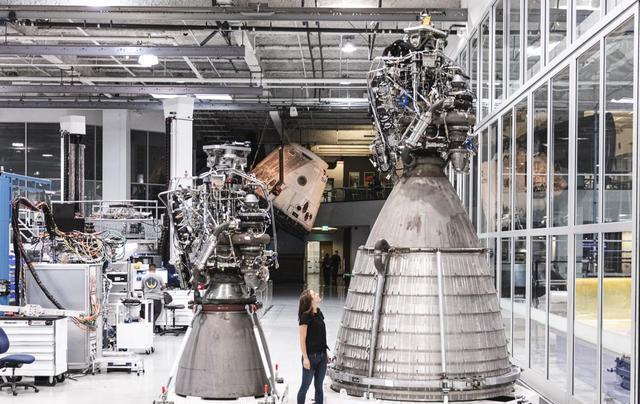 首次,SpaceX的“星际飞船”在一小时内启动两次猛禽真空发动机