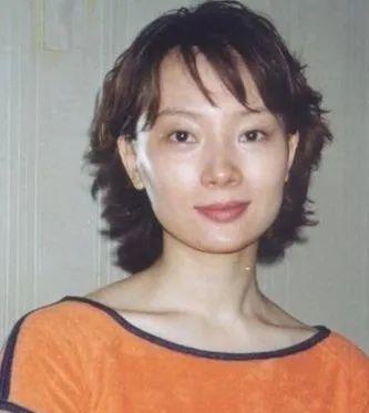 黄奕|女星们的颜值随时间有变动，黄奕脸僵，秦海璐逐渐变美