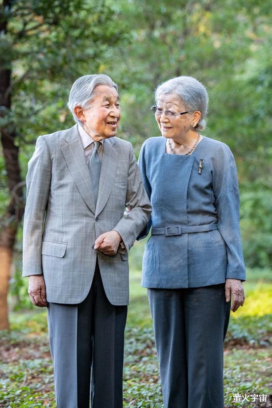 日本|日本上皇后87岁生日，穿旧衣和上皇散步画面温馨，为公主婚事担忧