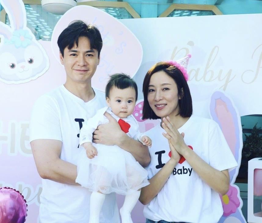 二胎|12月已有6位星二代降生，4个二胎宝宝都是男孩，个个含着金钥匙