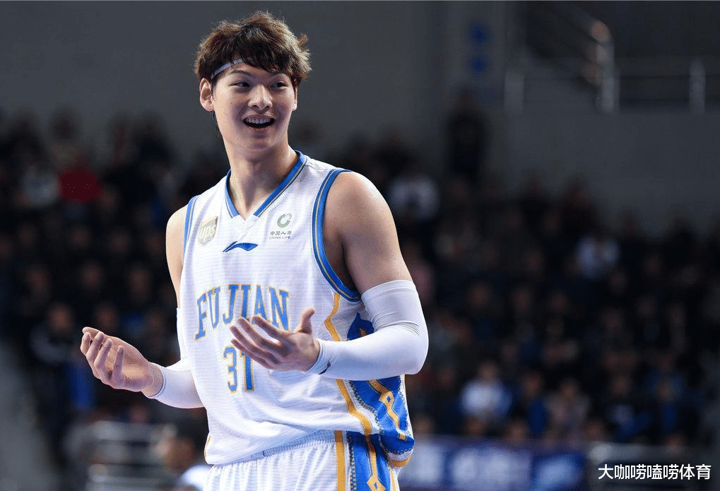 广东男篮|王哲林加盟广东？杜锋回东莞召开紧急会议，重磅引援或将引爆CBA