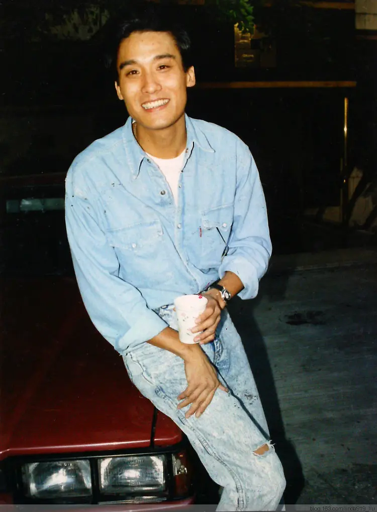 宋慧乔|1983年，梁家辉在故宫留下了一辆自行车，38年过去车子还在