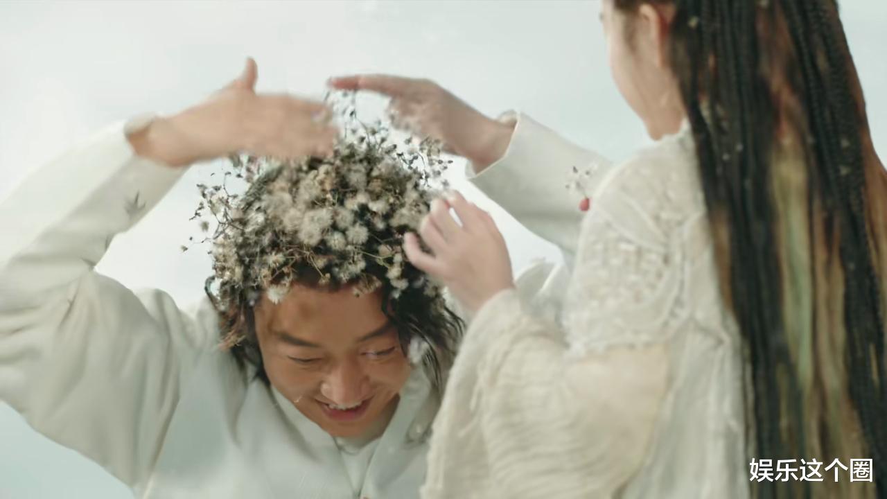 司藤|顶级加戏咖找到了！《司藤》导演活到番外，头顶蒲公英玩浪漫唯美