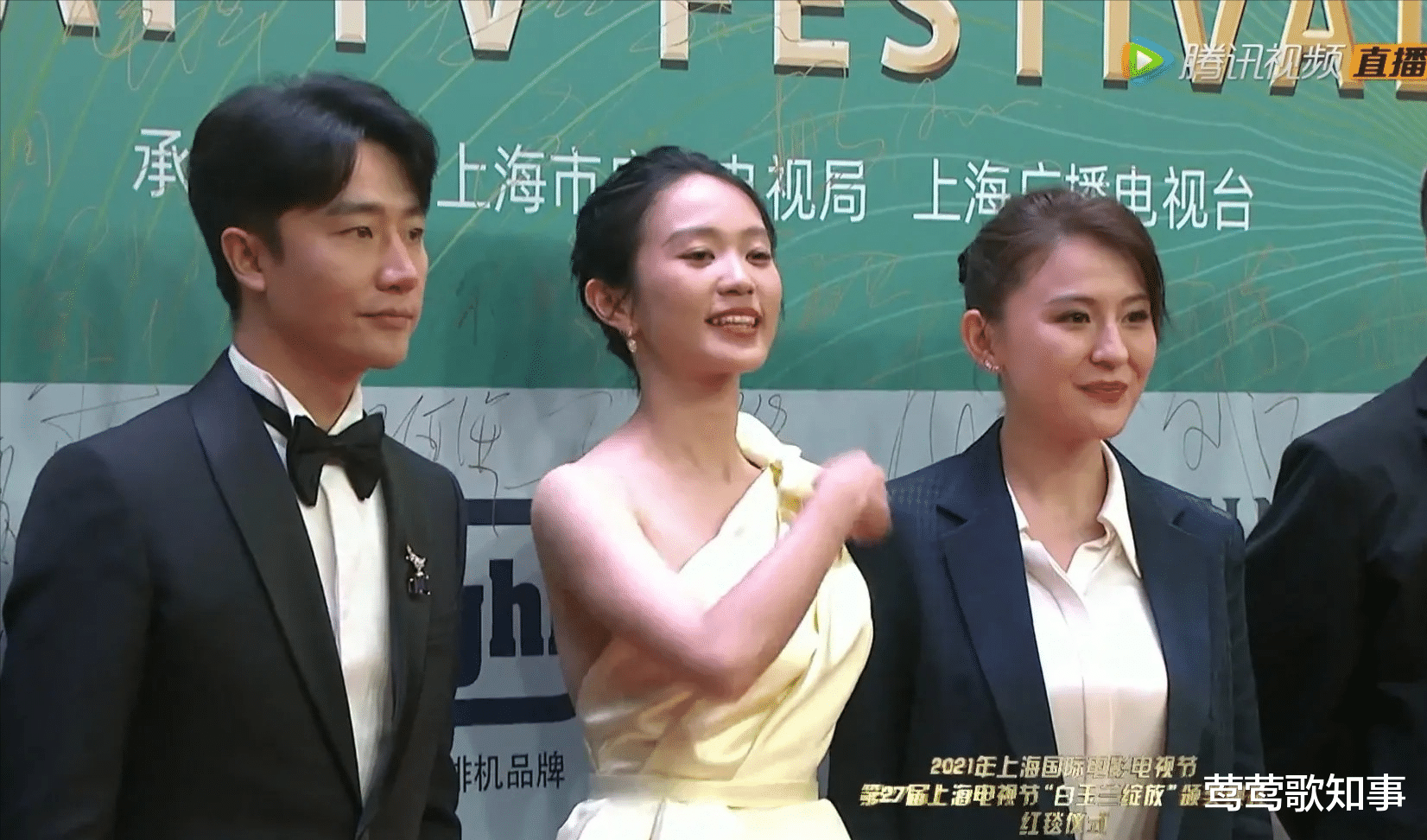 白百何|白百何为了上红毯都豁出去了，直接穿着大深V出境，结果没人搭理