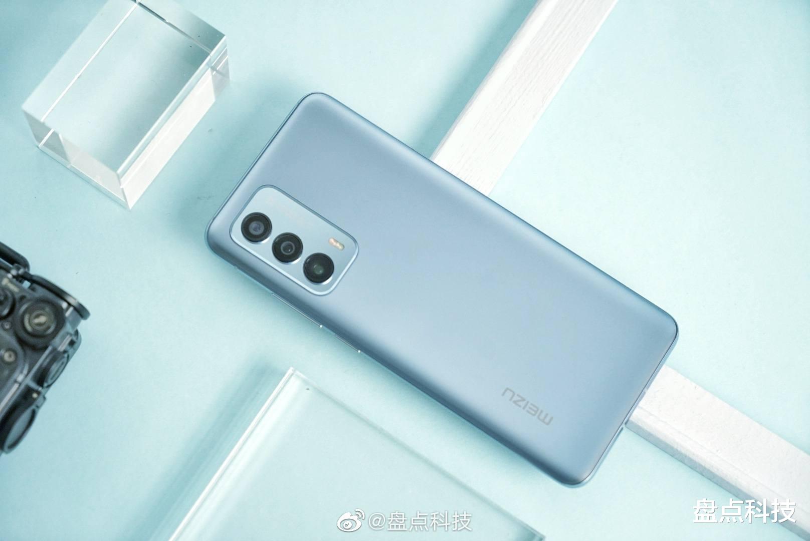 魅蓝|魅蓝历时1296天回归，Flyme放弃“纯净系统”，决策失误成自然？