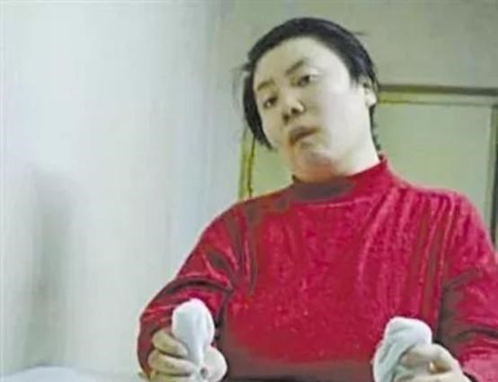 健力宝 姐姐在北大坠崖，妹妹在清华铊中毒，智商只有七岁，生活难以自理